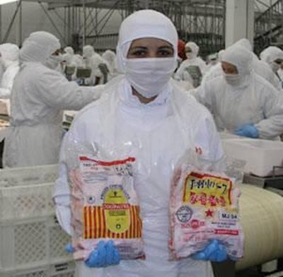 Latinoamérica participa hoy con más del 40% de las exportaciones mundiales de carne de pollo. (Foto cortesía de Coopavel, Brasil)
