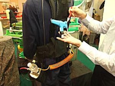 Schippers Pulse needle-free injector can be used to deliver antibiotics and iron.