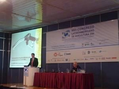 El Sr. Aidan Connolly, vicepresidente de Alltech, disertó ante más de 500 líderes de empresas avícolas latinoamericanas en el XXII Congreso Latinoamericano de Avicultura 2011.