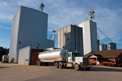 Aviagen-Athens-Feed-Mill-truck.jpg