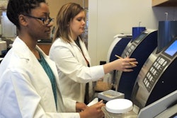 三大新馈赠启动计划开发饲料厂和谷物科学综合体,帮助满足饲料产业和谷物产业准备良好的毕业生需求照片取自爱荷华州立大学