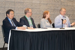 左转FSMA检验小组讨论包括:Arthur Tsien,OFW法首席迈克高斯肯特营养集团董事长Leah Wilkinson,AFIA公共政策教育副总裁Darrin Poole公司Sanderson农场质量控制主管