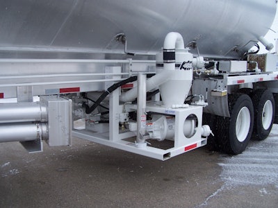 Under Mount Vac Recovery Unit for Feed Trailer
