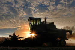 Combine 2927854 960 7202