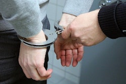 Handcuffs 2102488 640