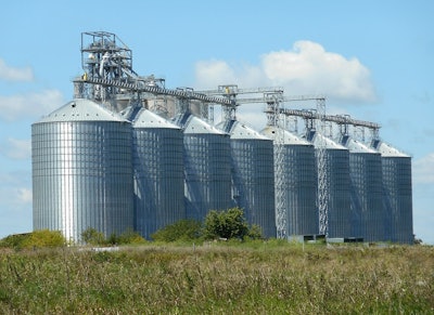 Silos 1598168 960 7202