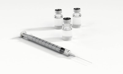 Vaccine syringe