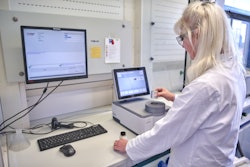 NIR analytics of feed raw materials in the Evonik lab in Hanau