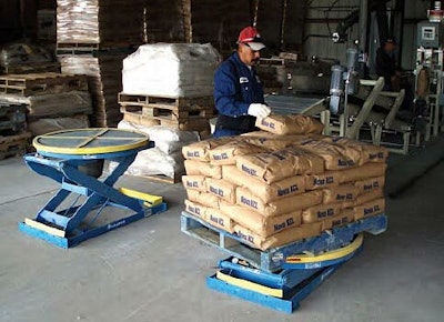 Ez pallet loading system for feed grain