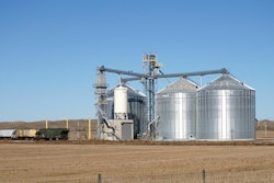 Grain elevator near railroad in Nebraska via pixabay mar 2022