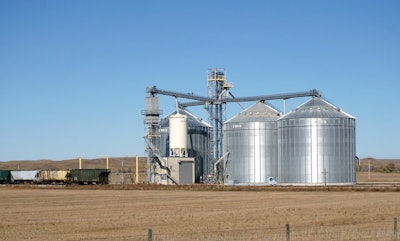 Grain elevator near railroad in Nebraska via pixabay mar 2022