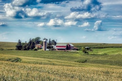 Iowa farm field via pixabay mar 2022