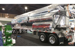 Walinga electric feed trailer IPPE 2023 photo roy garber