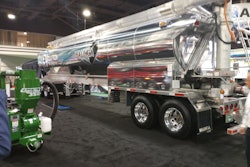 Walinga electric feed trailer IPPE 2023 photo roy garber