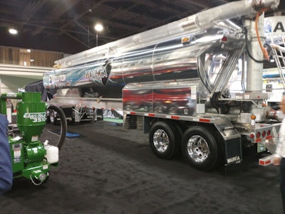 Walinga electric feed trailer IPPE 2023 photo roy garber