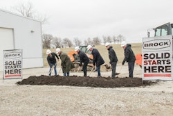 领导人布鲁克粮食系统和院长斯奈德Construction commemorated the groundbreaking of the 20,000 sq. ft. expansion of the Brock LeMar manufacturing facility. Photo courtesy of Brock