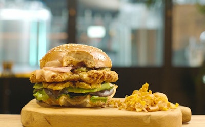 Super Meat Chicken Sandwich scaled e1679938906349