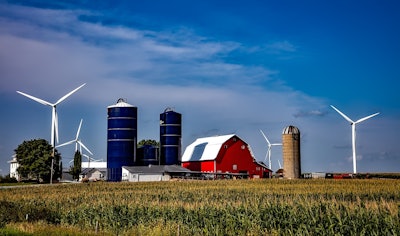Iowa Farm With Wind Turbines 12019 Pixabay