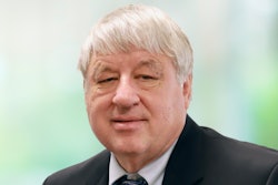 Keith Bohnker用4B组件退休23年