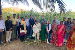 美国果园理事会及其高伙伴上星期前往印度执行探索任务会议侧重于为美国创造机会高梁工业淀粉提取、饲料谷类应用和乙醇生产madeshi非政府组织Satara专注支持印度务农妇女