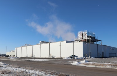 Petsource率先将冷冻式宠物食品制造阶梯集中到一个楼顶下,