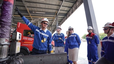 Pertamina staff at Indonesia’s largest fuel terminal, Plumpang Fuel Terminal, demonstrate the company’s current E5 blending operations to Growth Energy CEO Emily Skor, RFA Vice President Tad Hepner and USGC President & CEO Ryan LeGrand.