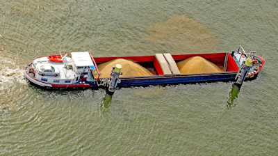 Grain Barge Loaded Pixabay