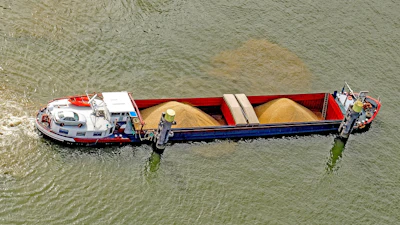 Grain Barge Loaded Pixabay