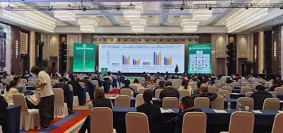 Last week, the U.S. Grains Council (USGC) invited Professor Gerald Shurson from the University of Minnesota to speak about the benefits of incorporating corn fermented protein (CFP) into aquaculture, poultry and swine diets at the Fourth Forum on the Development and Utilization of Feed Resources in Qingdao, China.