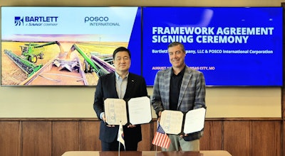 POSCO INTERNATIONAL Signs Business Agreement with U.S.-Based Bartlett. From left: POSCO INTERNATIONAL CEO Lee Kye-In and Bartlett CEO Joe Griffith