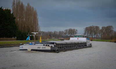 Barge 7158415 1280
