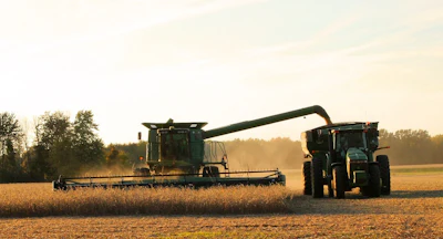 Harvest Loading Soybeans Pixabay