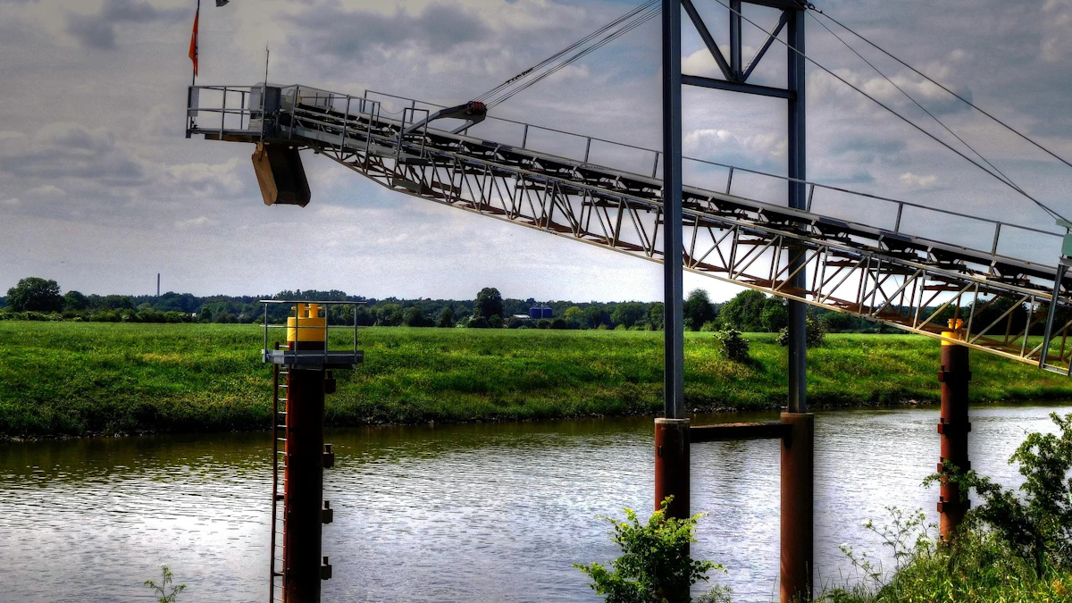 Lower Business Risk Icon Low Mississippi River puts Southern grain basis at risk | Feed & Grain